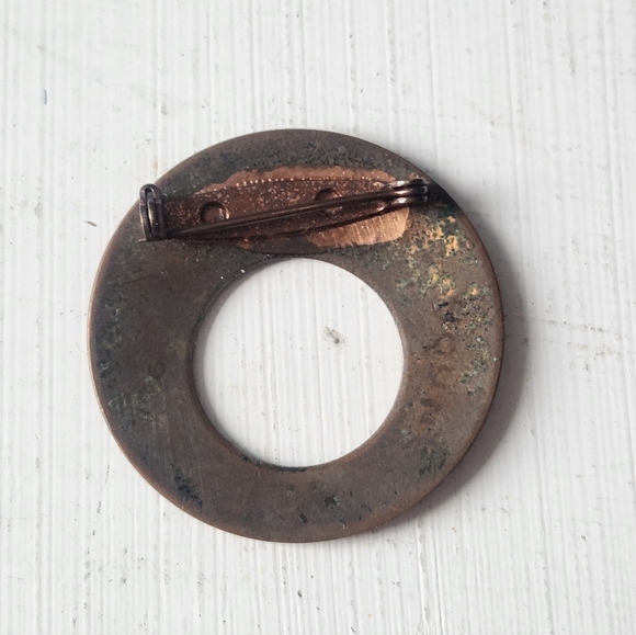 Vintage Lucite Foil Confetti Brooch Orange & Gold Foil 1.5" - Picture 3 of 3